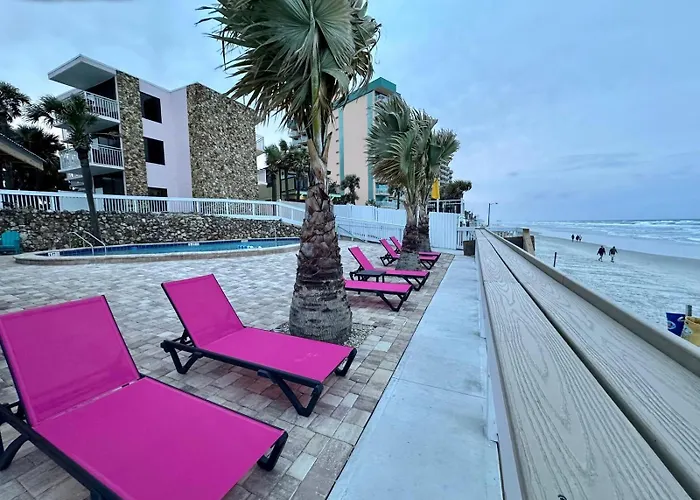 Flamingo Inn Beachfront - Daytona Beach
