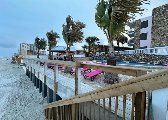 Flamingo Inn Beachfront - Daytona Beach